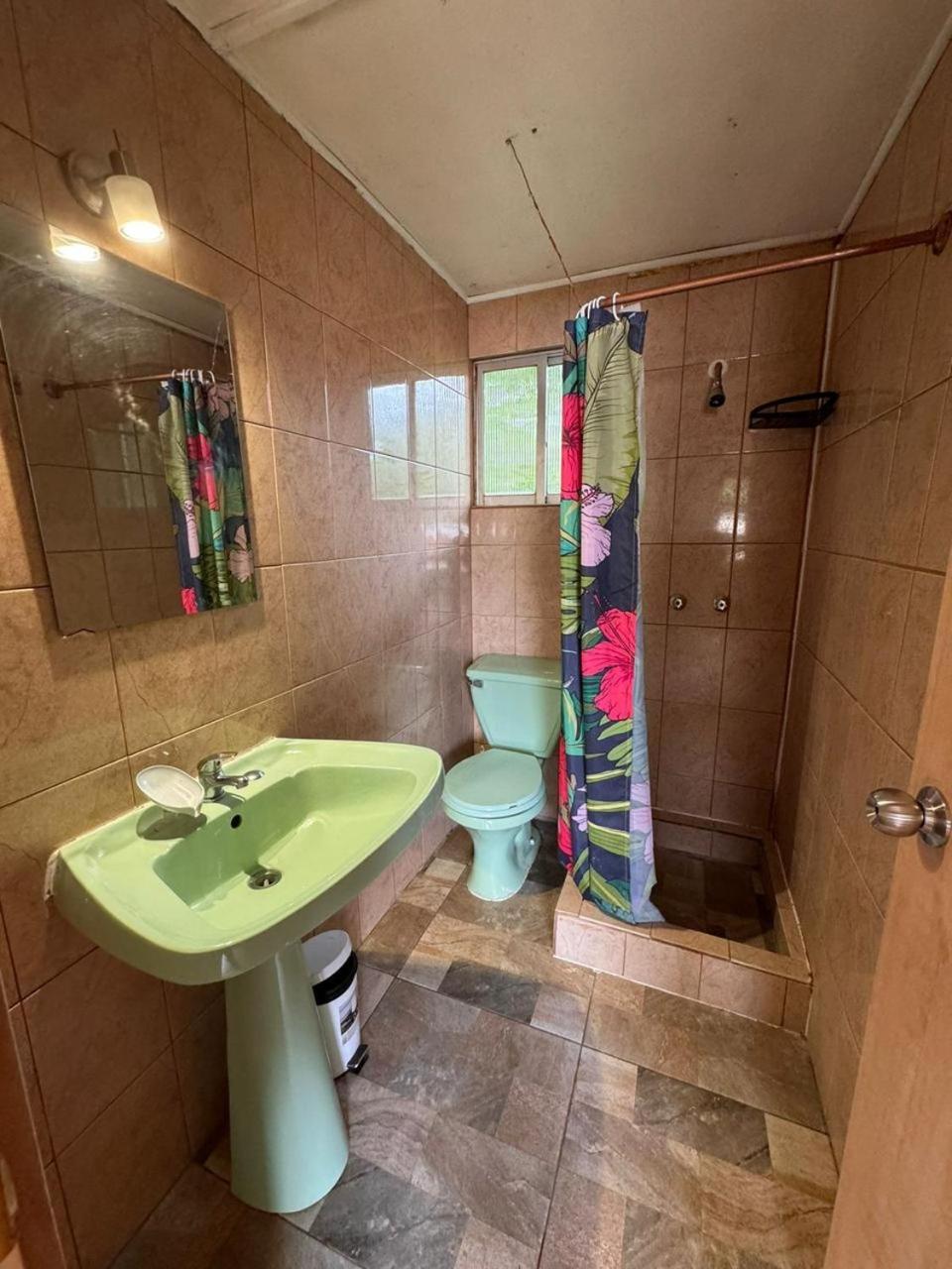 Mata Nui Eco Hostel Hanga Roa Esterno foto